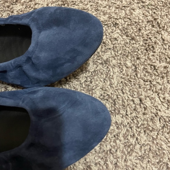 Stuart weitzman Gabby Scrunch Rivet Suede Flat NWT - Picture 5 of 8